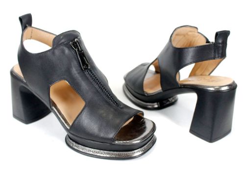 Дамски сандали Lucia Nero с цип и висок ток