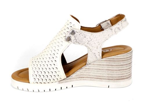 Sandale de damă Luna Clara din piele naturală bej cu perforații și imprimeu tip snake