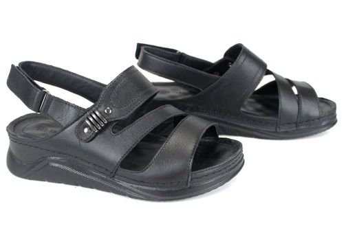 Astra Nero – дамски сандали от черна естествена кожа с ниска платформа, кожен хастар и стелка, удобен модел с велкро закопчаване
