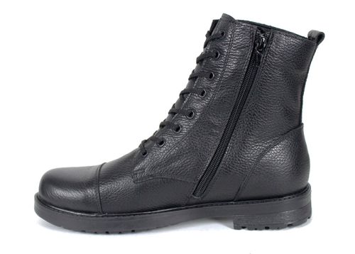 Мъжки зимни кубинки от черна шагренова кожа – изглед отстрани