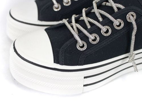 дамски черни кецове на висока бяла платформа