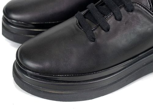 Дамски ежедневни обувки Nero Lucente от естествена кожа с черен лак