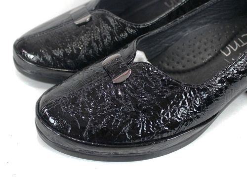 Дамски обувки Linea Classica от естествен мачкан лак с удобен средно висок ток