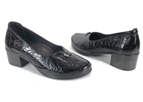 Дамски обувки Linea Classica от естествен мачкан лак с удобен средно висок ток