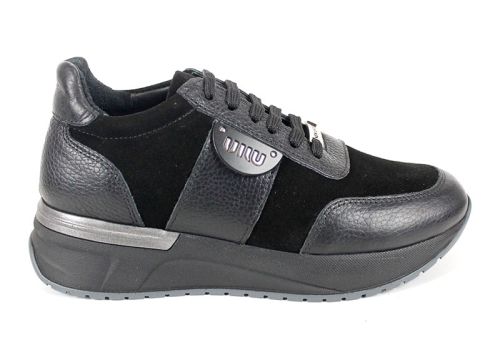 Дамски сникърси Bruna Forte – естествена кожа и велур, черни, с гъвкаво спортно ходило.