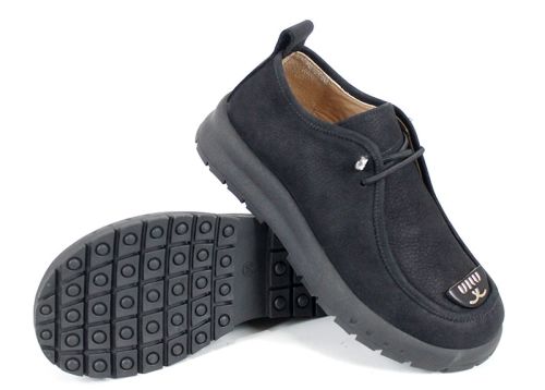 Дамски обувки Linea Libera от естествен набук с ластични връзки и каучуково ходило – цвят черен