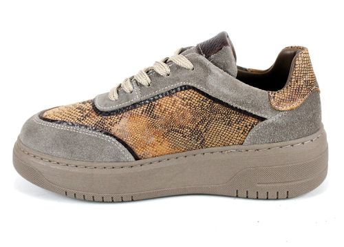 Премиум дамски сникърси Serpente Visone от естествен велур визон и змийски принт, с каучуково шито ходило.