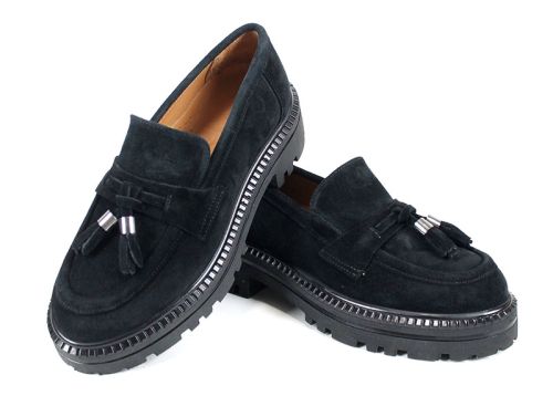 Дамски лоуфъри Noir Tassel от естествен велур в черно с декоративни висулки и модерно грубо ходило.