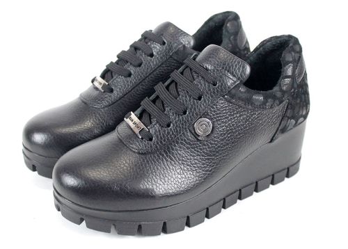 Дамски ежедневни обувки Fortis Linea – естествена флотер кожа и велур с кроко релеф, средно висока платформа със зимен грайфер