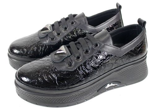 Дамски ежедневни обувки Scala Moda от мачкан лак и естествена кожа с платформа и метален акцент