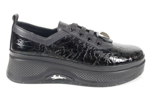 Дамски ежедневни обувки Scala Moda от мачкан лак и естествена кожа с платформа и метален акцент