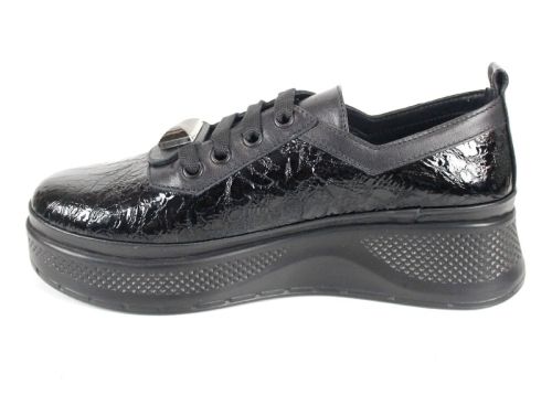 Дамски ежедневни обувки Scala Moda от мачкан лак и естествена кожа с платформа и метален акцент