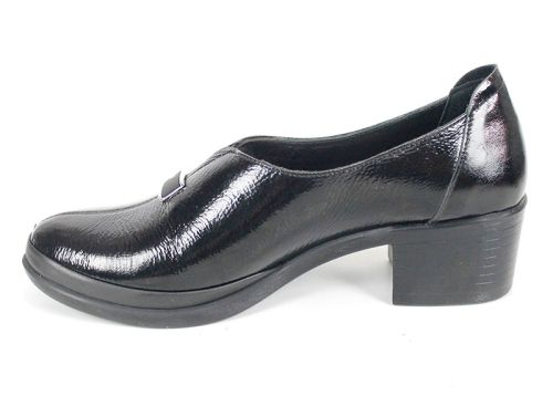 Дамски ежедневни обувки Lusso Forte от естествен лак в черно със средно висок ток