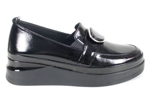 Дамски обувки Lucente Nero от естествен лак в черно с ниска платформа