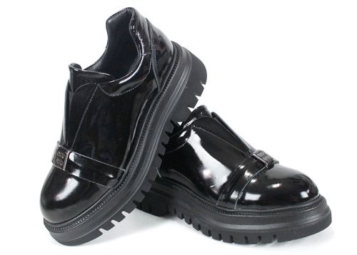 дамски обувки Noir Elevato от черен лак с високо ходило и ластик