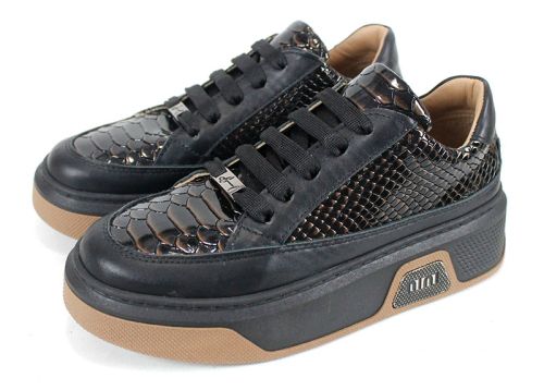 дамски обувки Vita Elegante черни от естествена кожа и лак със змийска щампа