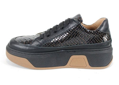 дамски обувки Vita Elegante черни от естествена кожа и лак със змийска щампа