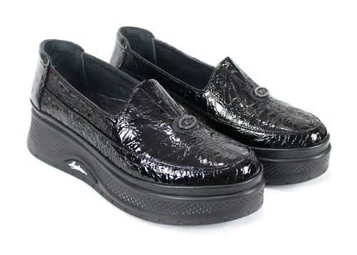 дамски обувки Luce Nera от естествен лак черни с ниска платформа