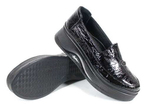 дамски обувки Luce Nera от естествен лак черни с ниска платформа