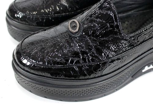 дамски обувки Luce Nera от естествен лак черни с ниска платформа