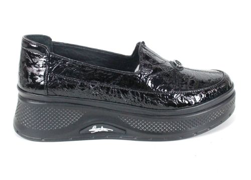 дамски обувки Luce Nera от естествен лак черни с ниска платформа