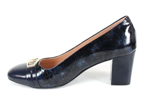 дамски обувки Notte Brillante от естествен лак в тъмносин цвят със златист детайл и ток