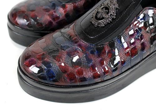 Дамски обувки от естествен лак в бордо-син меланж с платформа