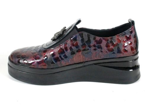 Дамски обувки от естествен лак в бордо-син меланж с платформа