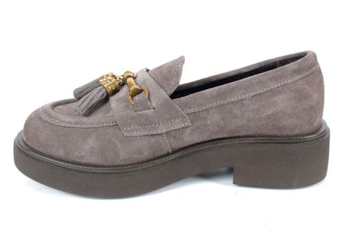 Дамски лоуфъри Doux Éclat от естествен велур във визонен цвят, с декорация и олекотено ходило.