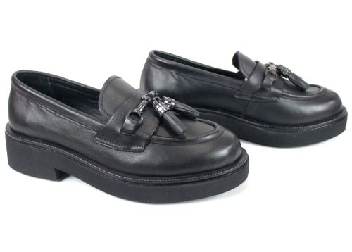 дамски лоуфъри Doux Éclat от естествена кожа в черен цвят с метална декорация и олекотено ходило