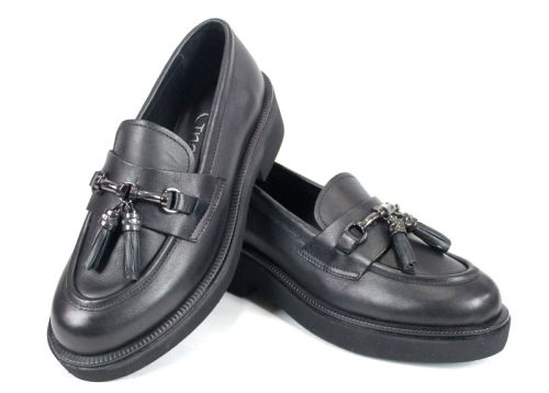 дамски лоуфъри Doux Éclat от естествена кожа в черен цвят с метална декорация и олекотено ходило