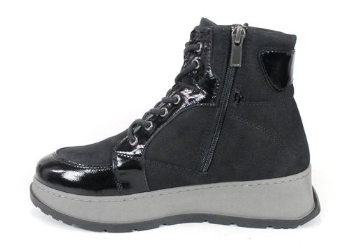 Дамски спортни боти Astra Nero от естествен набук и лак в черен цвят с контрастно сиво ходило, хастар и стелка от трико