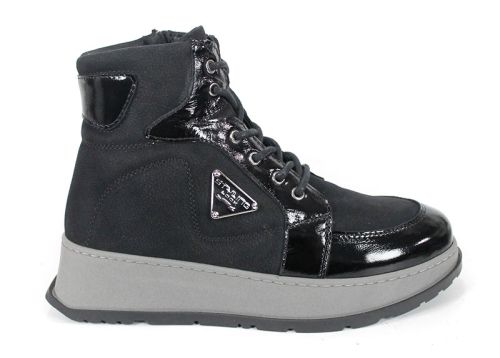 Дамски спортни боти Astra Nero от естествен набук и лак в черен цвят с контрастно сиво ходило, хастар и стелка от трико