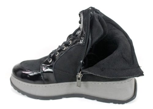 Дамски спортни боти Astra Nero от естествен набук и лак в черен цвят с контрастно сиво ходило, хастар и стелка от трико