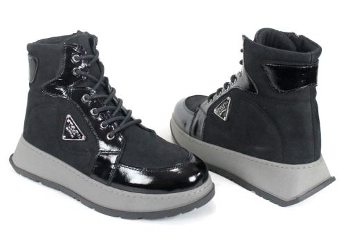 Дамски спортни боти Astra Nero от естествен набук и лак в черен цвят с контрастно сиво ходило, хастар и стелка от трико