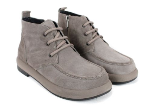 Дамски кларкове Linea Velluto от естествен велур в цвят визон с гъвкаво равно ходило и класически дизайн