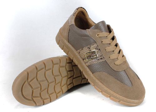 Дамски ретро сникърси Luce Antica от естествена кожа и велур, визон нюанс, със змийски детайл, шито каучуково ходило и хастар от естествена кожа.