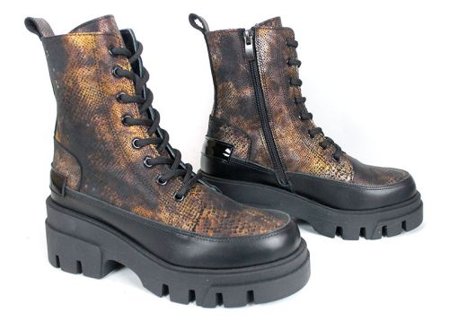 дамски боти Luna Forte от естествена кожа със змийски принт и масивно грайферно ходило