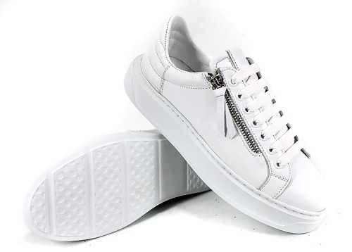 Дамски сникърси Aero Bianca бели естествена кожа