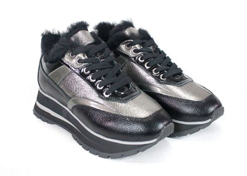 дамски сникърси Aurora Shine естествена кожа платинена и черна с вълнен хастар