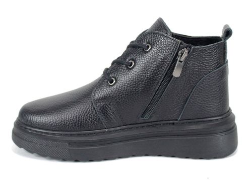 Дамски зимни кларкове от черна кожа с лачен аксесоар - модел Winter Glossy Clarks