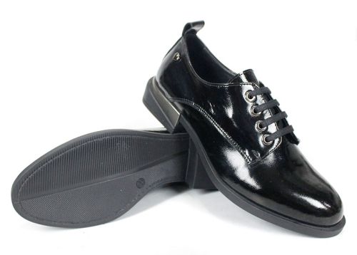 дамски обувки Silenza Noir Patent от черен лак, елегантни обувки Quiet Luxury