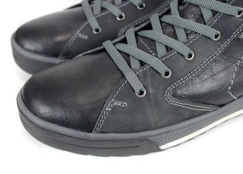 Мъжки спортно-ежедневни боти от естествена кожа и набук в тъмно сив цвят с топъл хастар и каучуково ходило