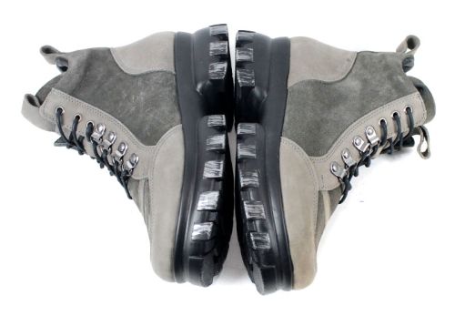 Преоценени дамски боти от естествен велур в сиво - модел Ивета.