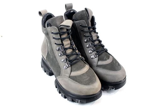 Преоценени дамски боти от естествен велур в сиво - модел Ивета.