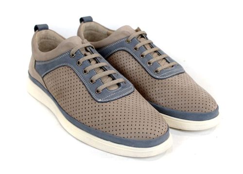 Мъжки летни обувки Arvo Pace от естествен перфориран набук в бежов цвят с дънково син акцент