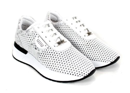 Дамски летни сникърси Soft Edge от естествена кожа в бял цвят със сребрист леопардов ефект