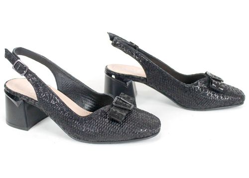 Дамски сандали Riva Plain от естествена кожа с отворена пета, перфорация и широк ток