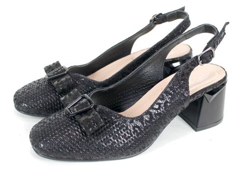 Дамски сандали Riva Plain от естествена кожа с отворена пета, перфорация и широк ток