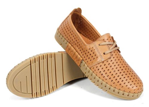 Перфорирани дамски обувки Metro Walk с гъвкаво шито ходило